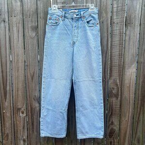 Levi's Ribcage Straight Ankle Jeans Light Wash Size 26x26